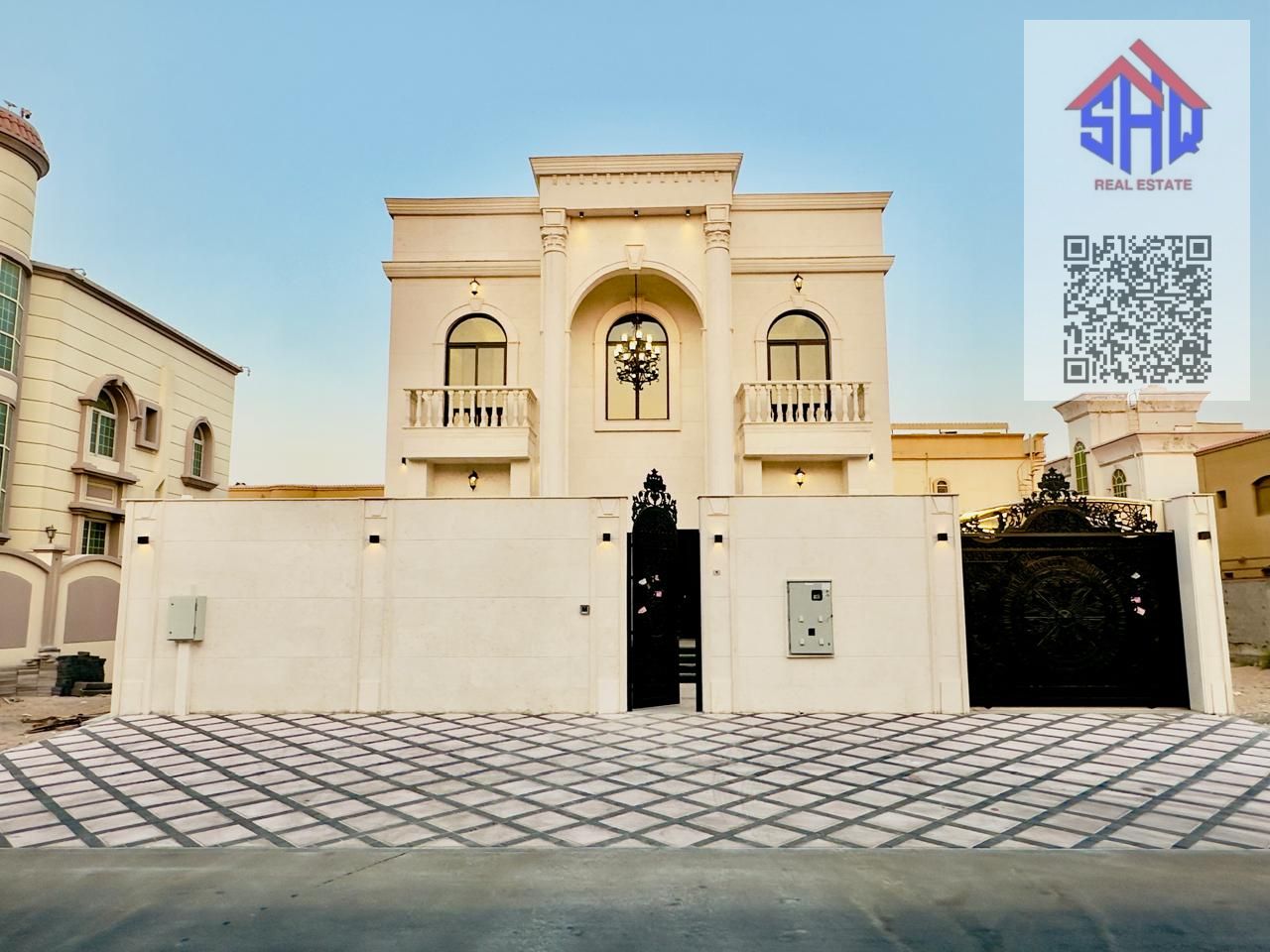 Villa for rent, first occupancy, central air conditioning, 7 rooms, majlis, living room, maid's room, with internal yard and a setback of 7 to 15 meters in front of the villa.