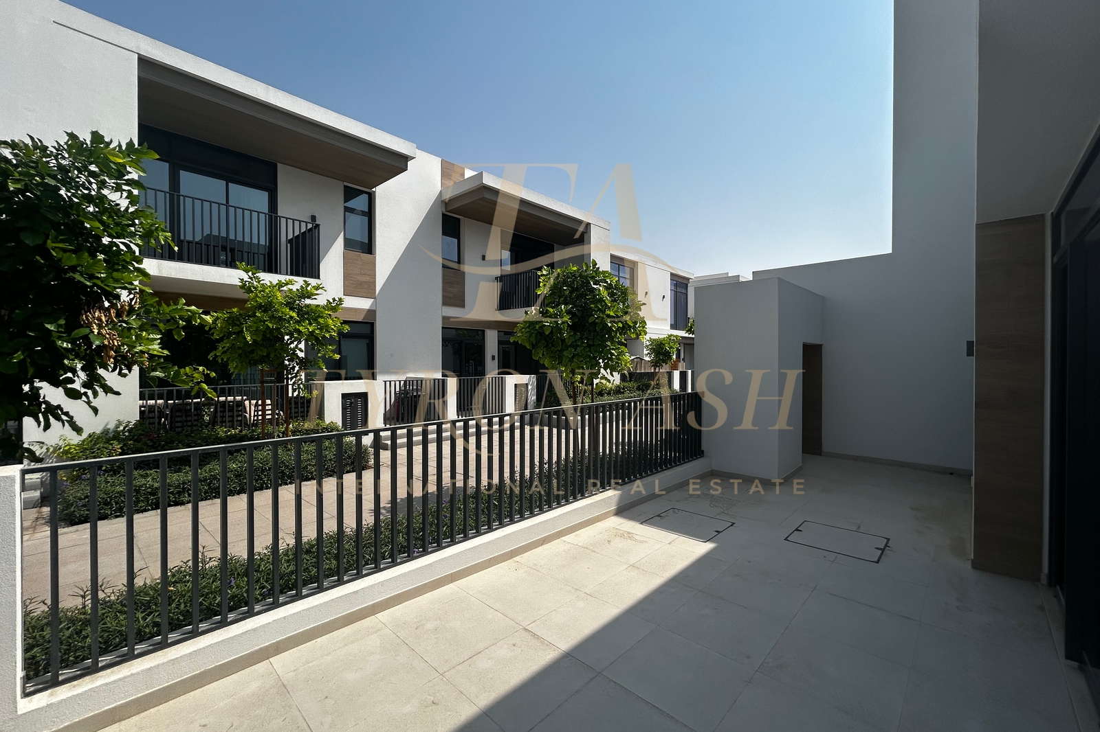 CORNER PLOT | BILLS INCLUDED | ROOF TERRACE.