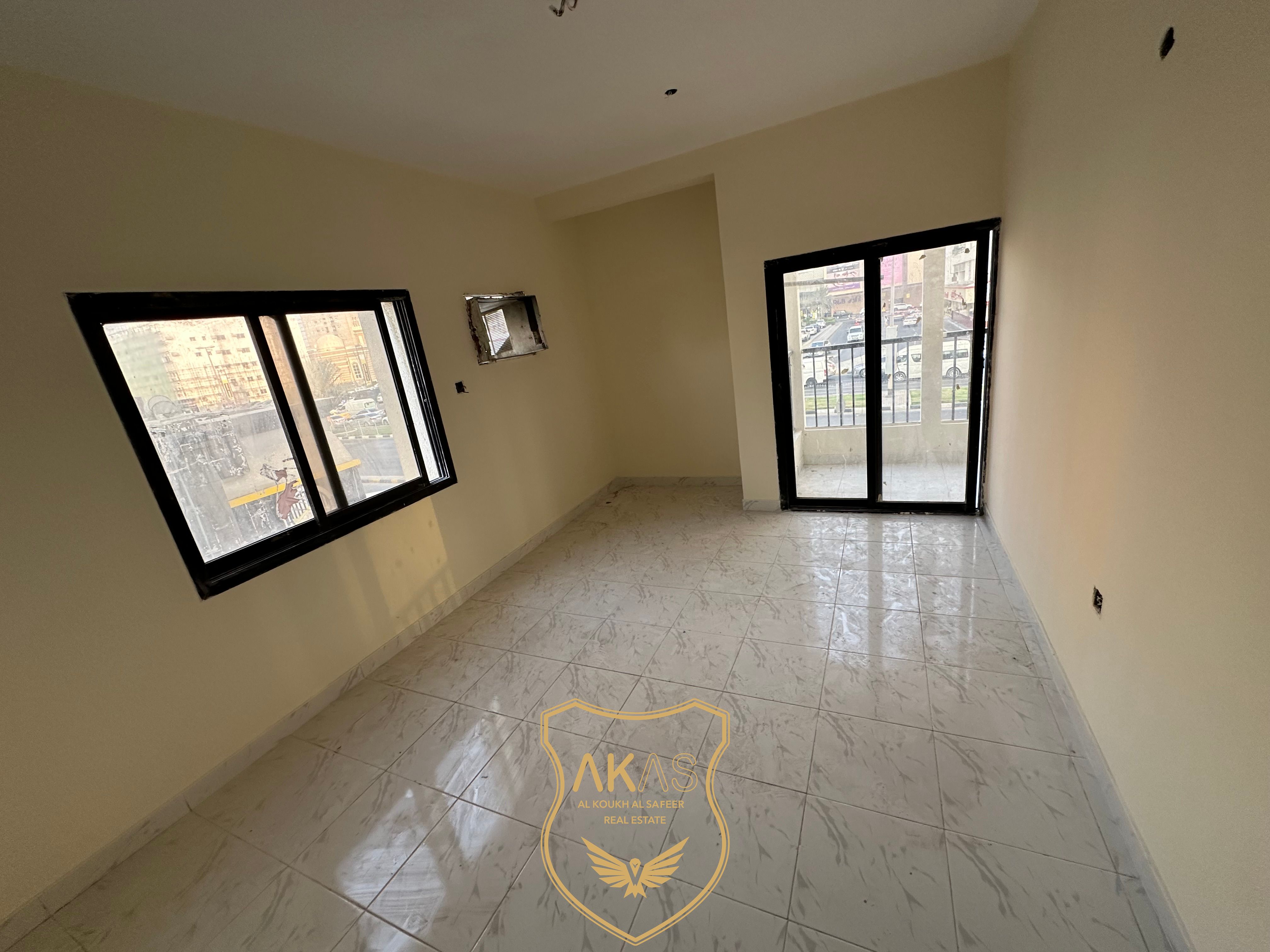 Modern 2BHK | 2 Washrooms | Balcony | Near Mosque & Shopping Center