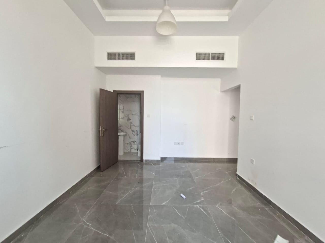 Like brand new building in Al jada out sid 1bhk 2 washroom with master room