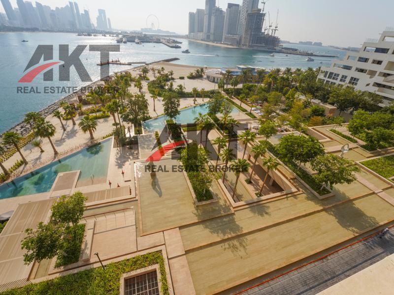 LUXURIOUS 4 BEDS BEACH VIEW/ VACANT/SEMI FURNISHED