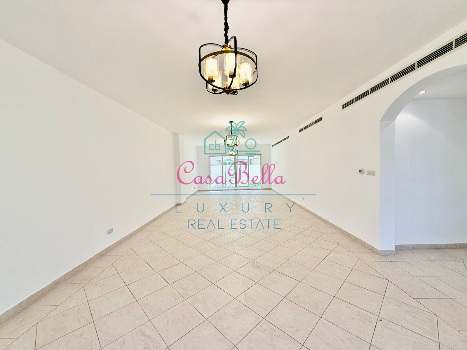 PRIME LOCATION | PRIVATE GARDEN | IDEAL FOR FAMILY