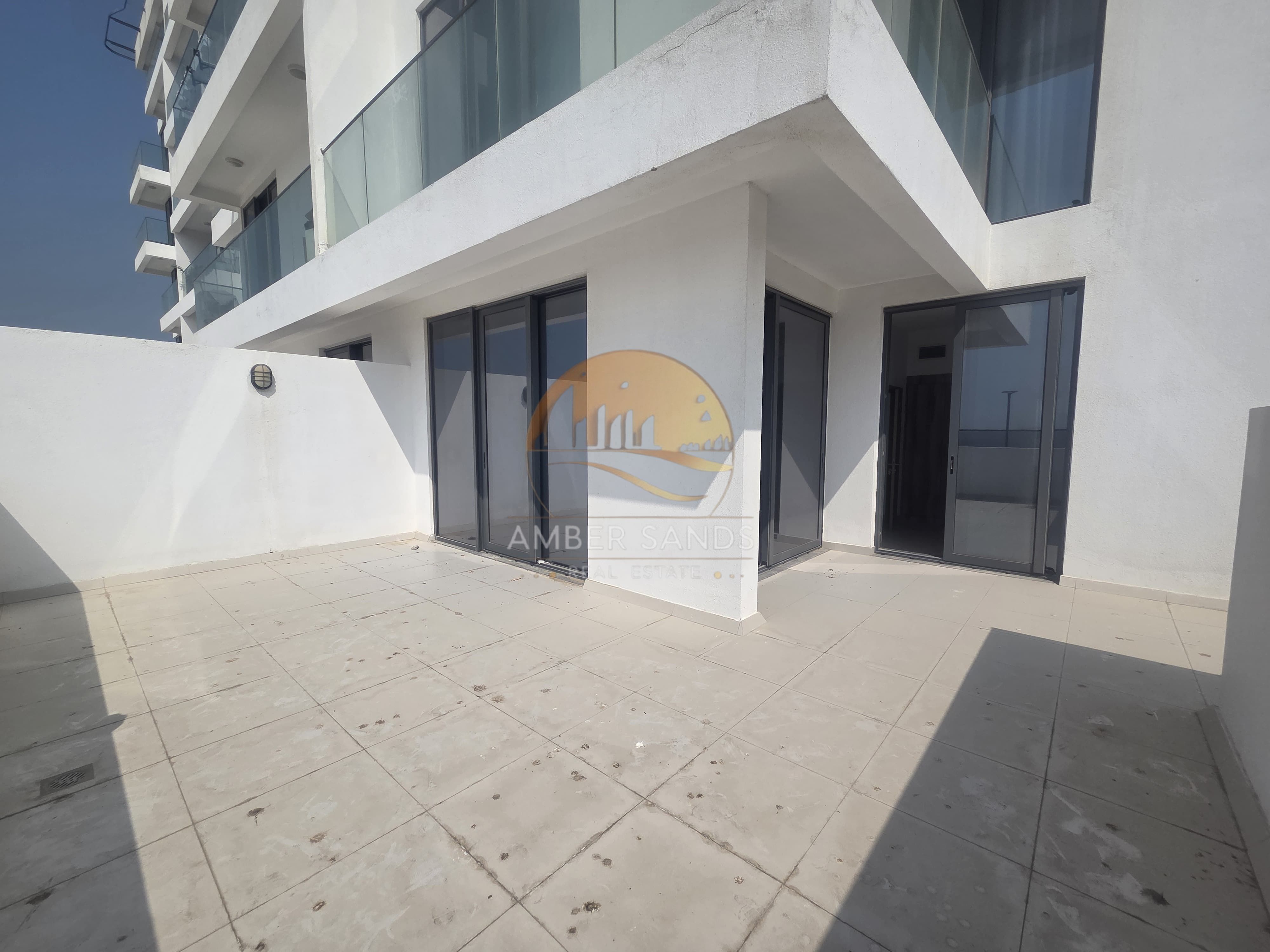 WATERFRONT LIVING | READY TO MOVE IN I FREEHOLD | SEA VIEW | HIGH ROI