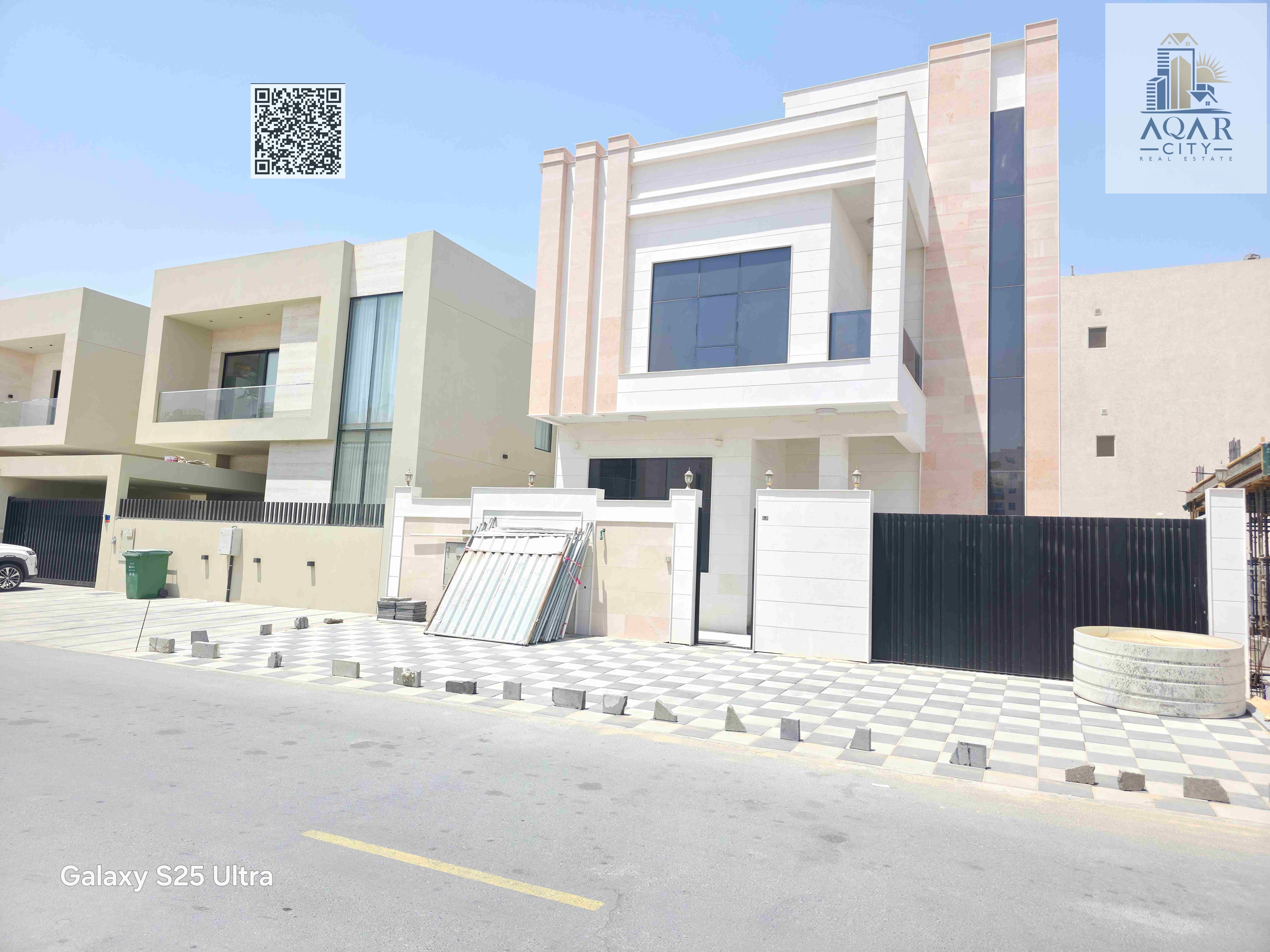 Seven-room villa for sale, close to all services, at a special price