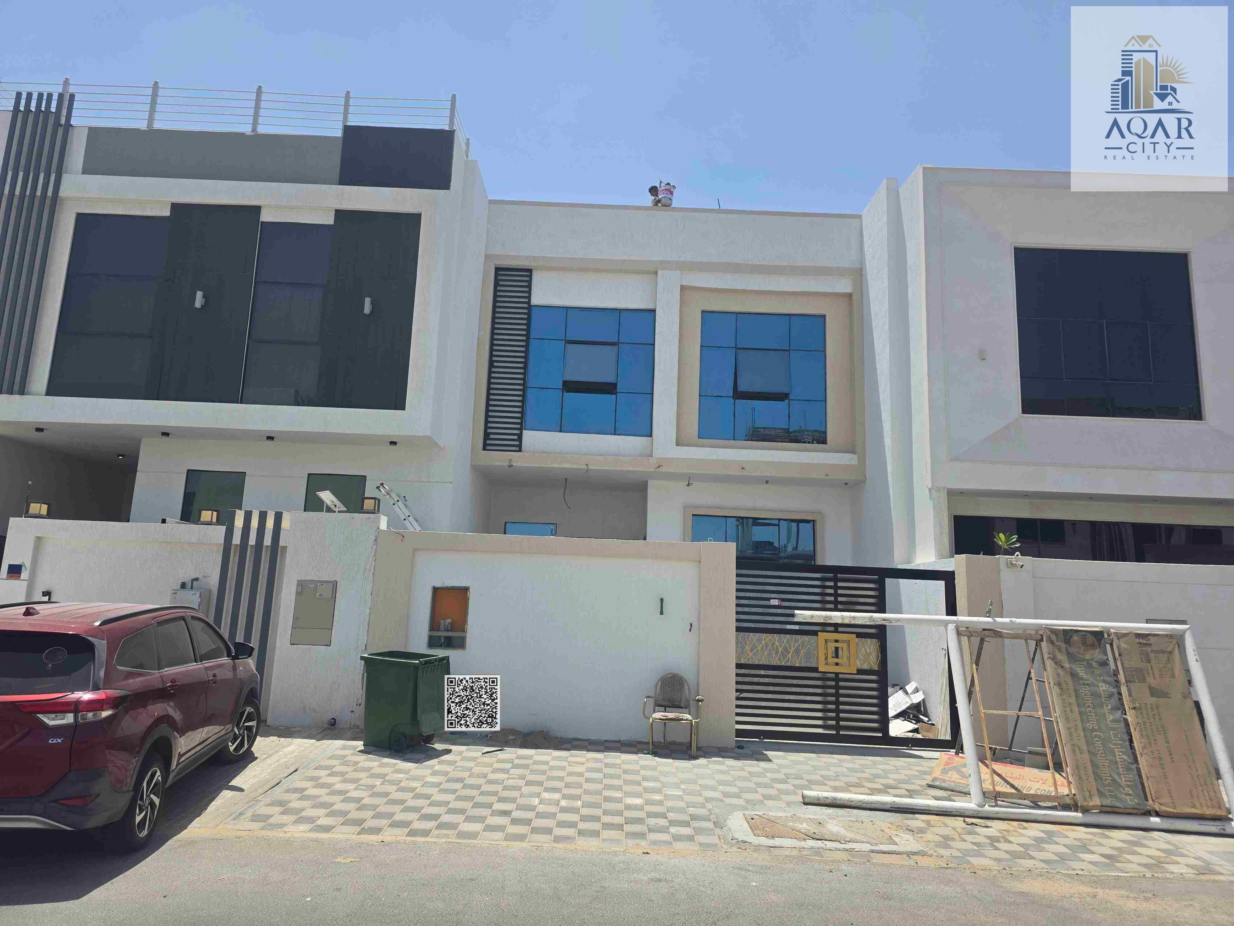 Townhouse for sale at a very special price, close to all services