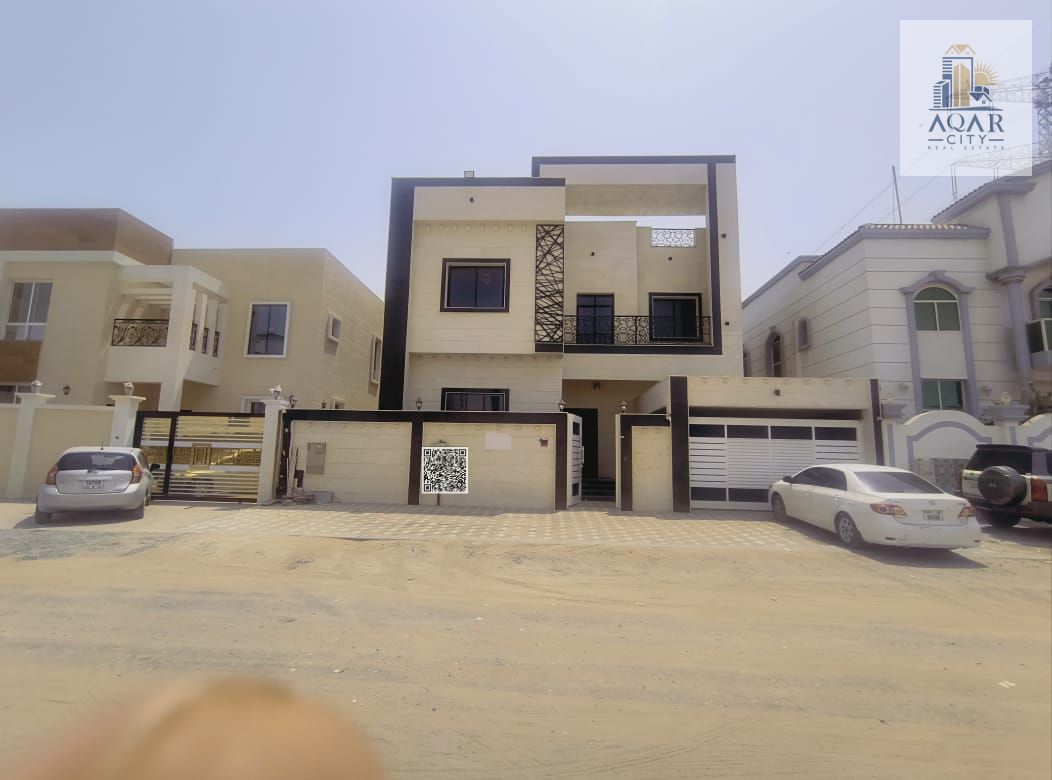 For sale, a ready-to-move-in villa, including electricity, water, and air conditioning. Very spacious interior divisions and hotel finishes. Freehold