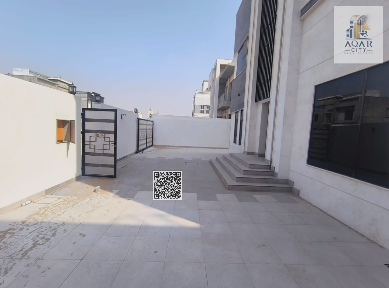 For sale, a villa at an excellent and negotiable price, with a large courtyard, freehold for all nationalities for life, with the possibility of easy