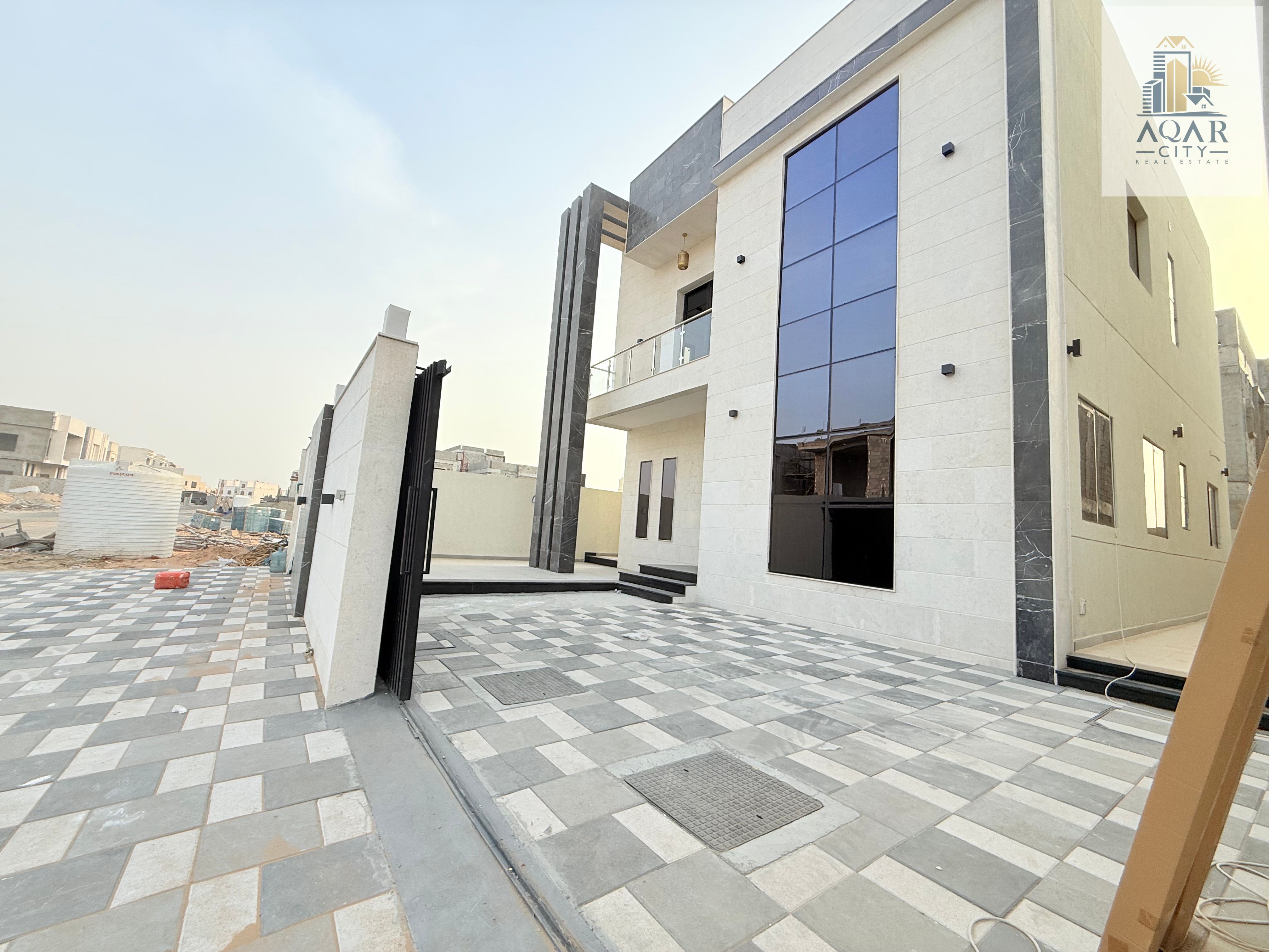 Registration fees included, 4 luxurious master bedrooms with built-in wardrobes