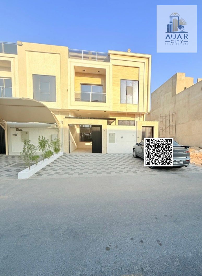 For sale, a five-bedroom townhouse villa, available for all nationalities, for 1,320,000