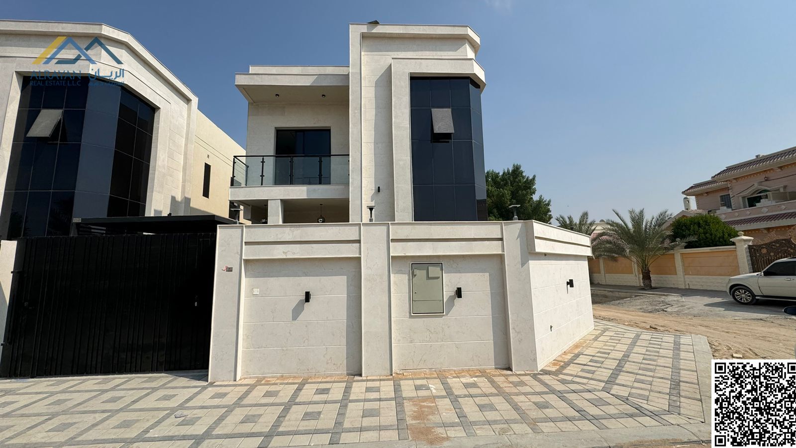 A luxurious villa in a prime location with modern finishes