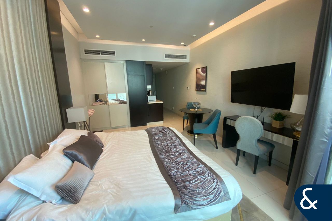 Canal Views | Close to Mall | Investment