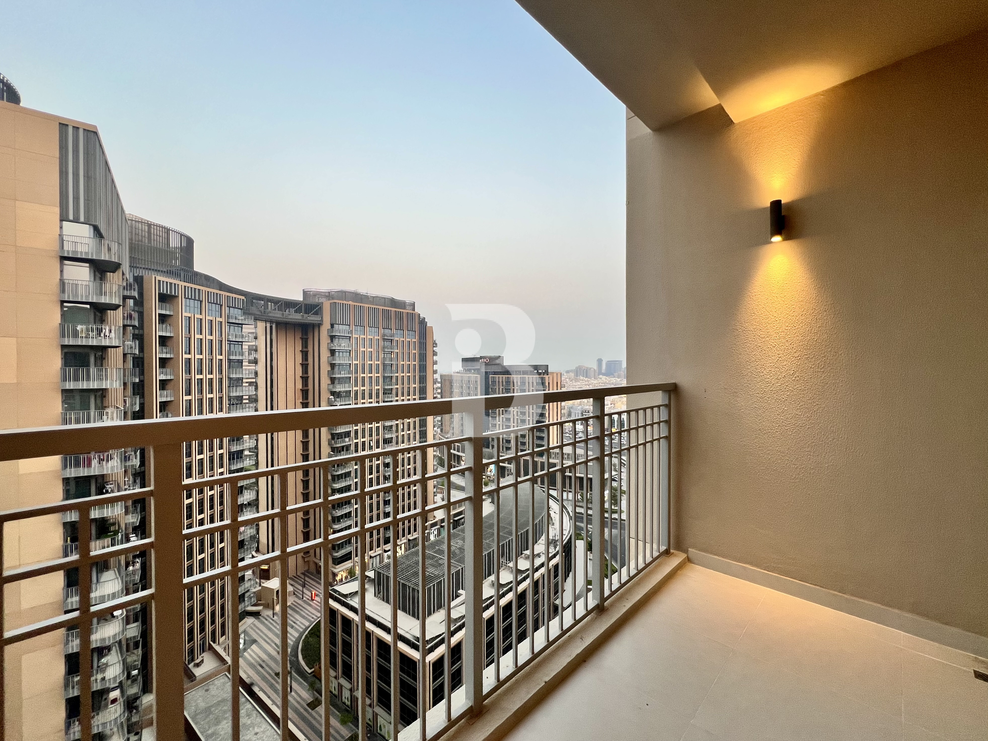 BRIGHT UNIT I SPACIOUS I NEW | AMAZING LAYOUT