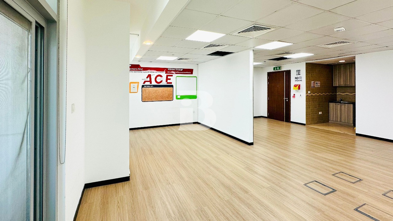 VACANT | HIGH FLOOR | SEMI- FITTED | PREMIUM