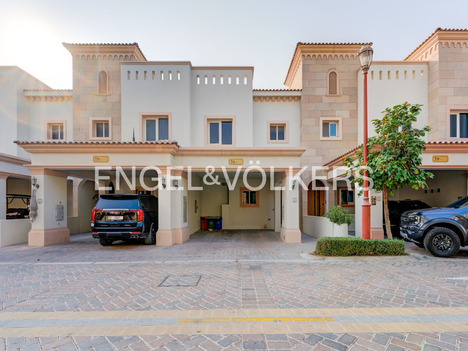 Golf Community | Vacant | Spacious Garden
