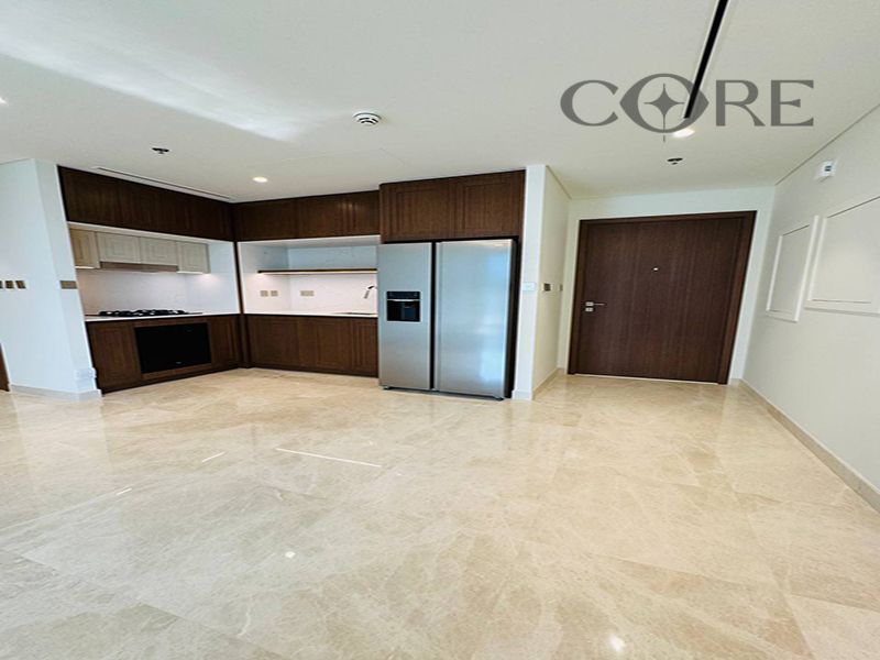 Spacious 2BR | Prime Location | Bright | Palace Creek