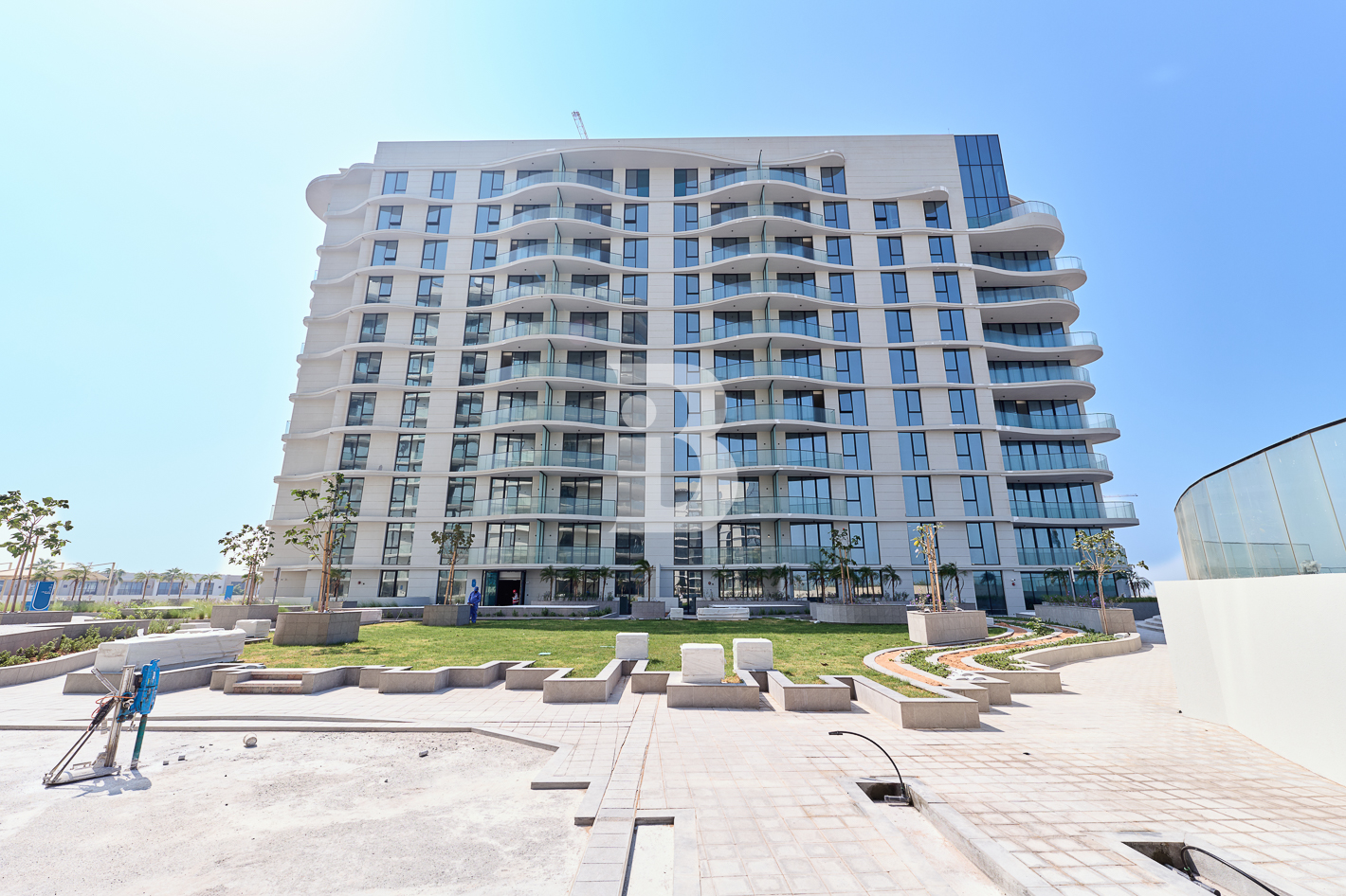 2 Bed + Maids Room | High Floor | Beach Access