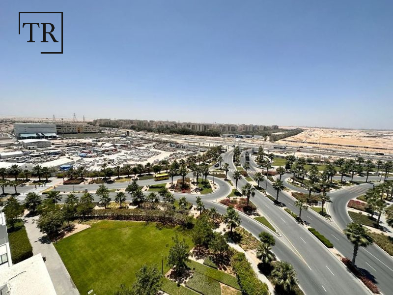 Golf Course View | Furnished | Bright and Spacious