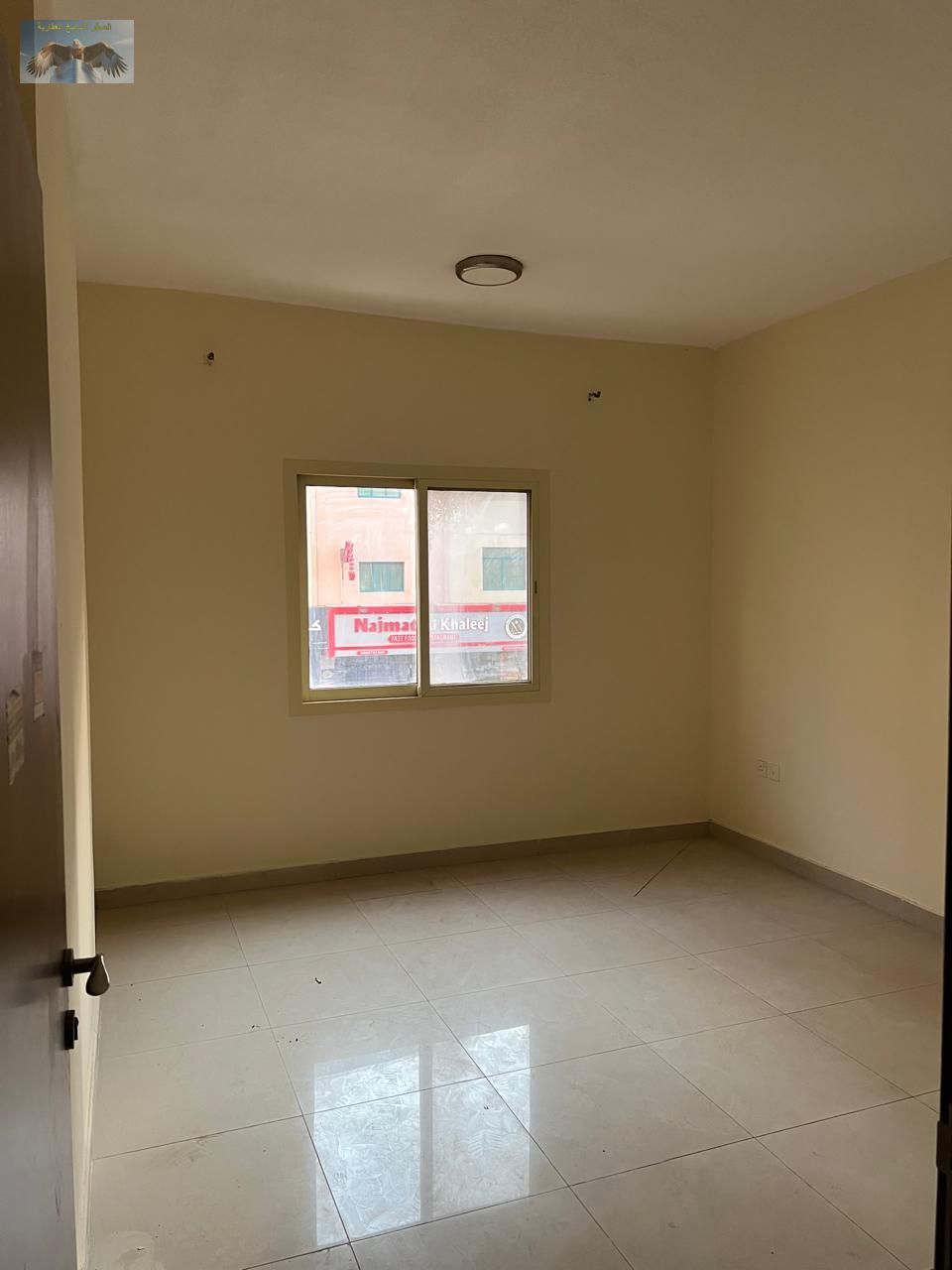 A spacious and elegant apartment for annual rent in Al Rashidiya 3 – Old Traffic Street – Ajman. Located in front of Ajman One Towers, offering easy
