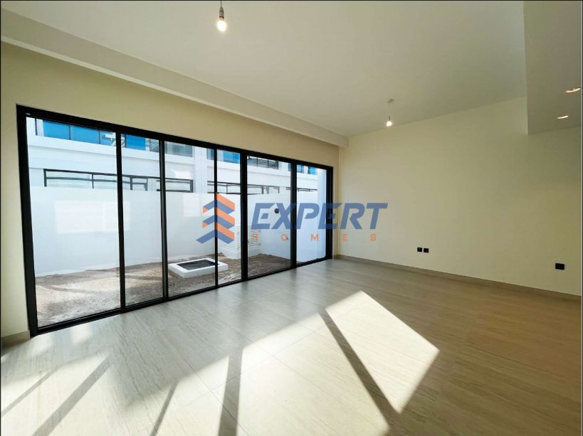 Santorini Vibe | Brand-new Unit | Corner Villa