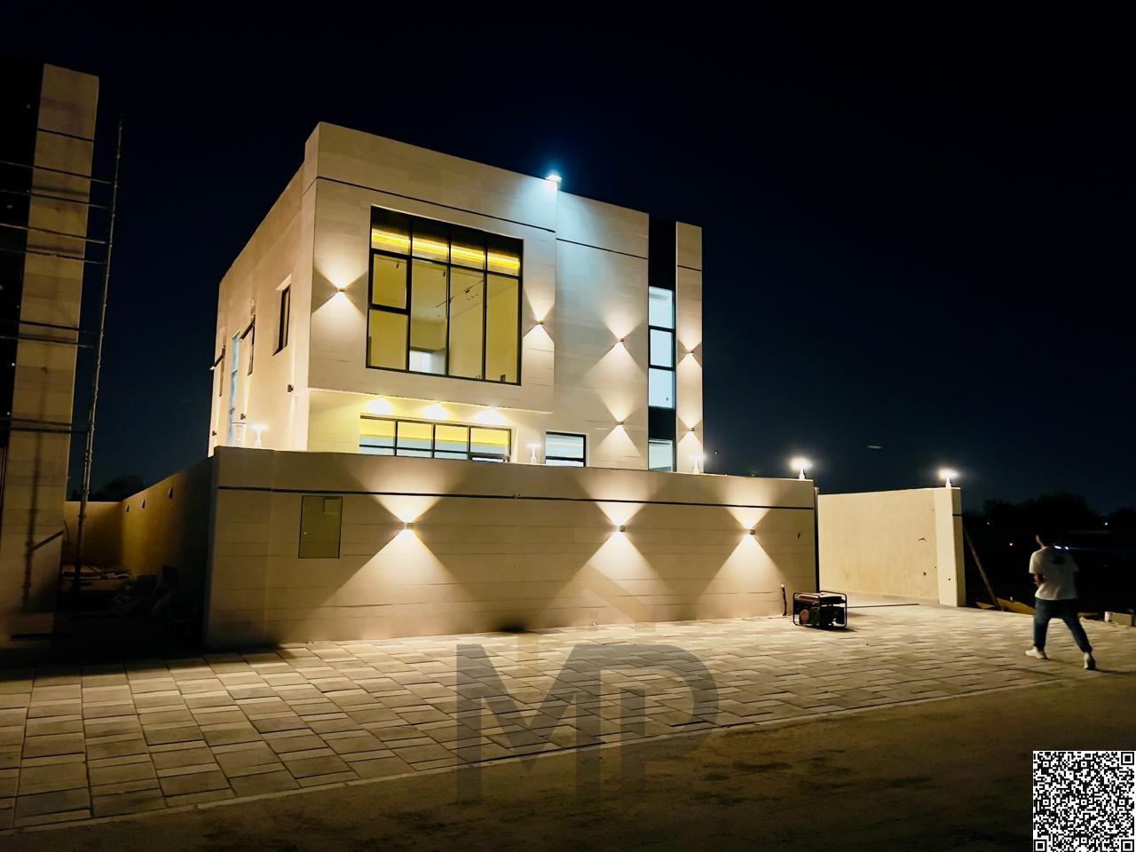 Exceptional luxury in Al-Haliyo – a ready-to-move-in corner villa with an elegant design and private pool!