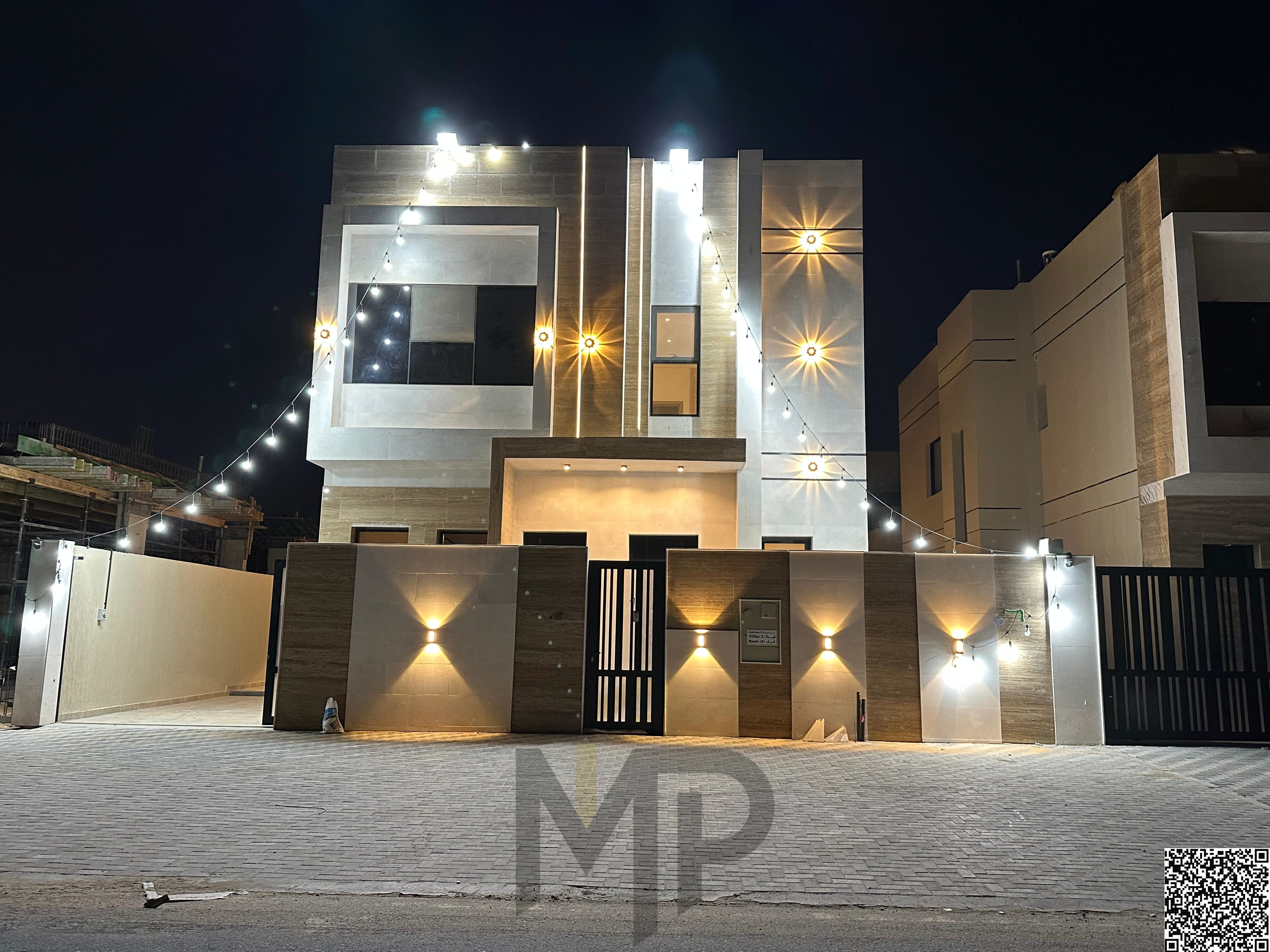 Elegant villa in Al-Haliu - 4 master bedrooms and a roof for privacy and luxury!