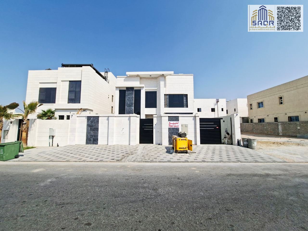 Modern villa with 8 master bedrooms / Freehold for all nationalities / Includes water, electricity, air conditioning registration fees / Private pool