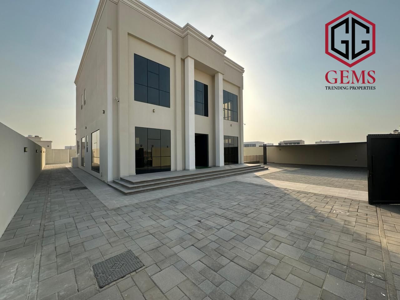 EXCELLENT FINSHING | PRIVATE POOL | SPACIOUS