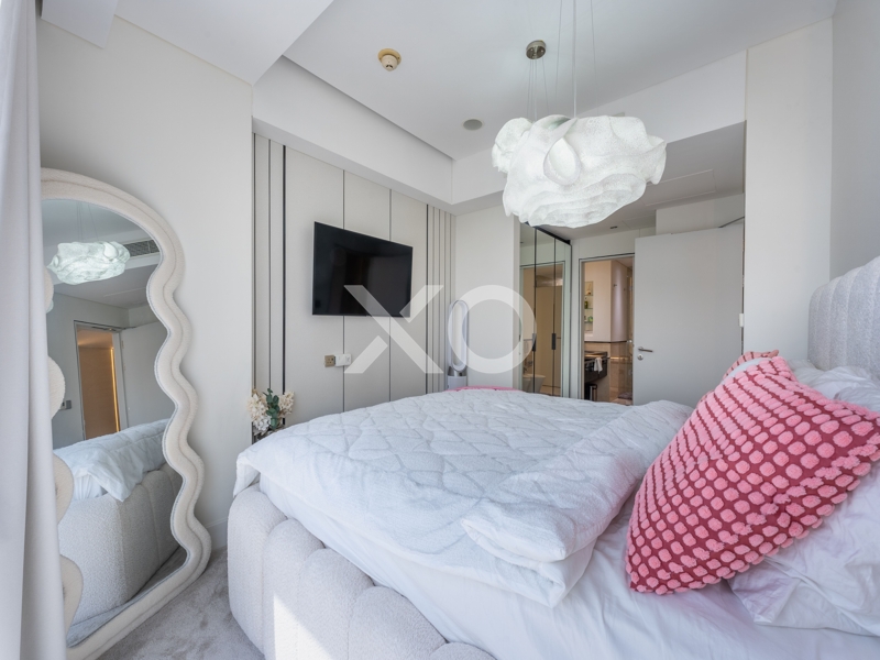 Newly Renovated | Corner Unit | Vacant