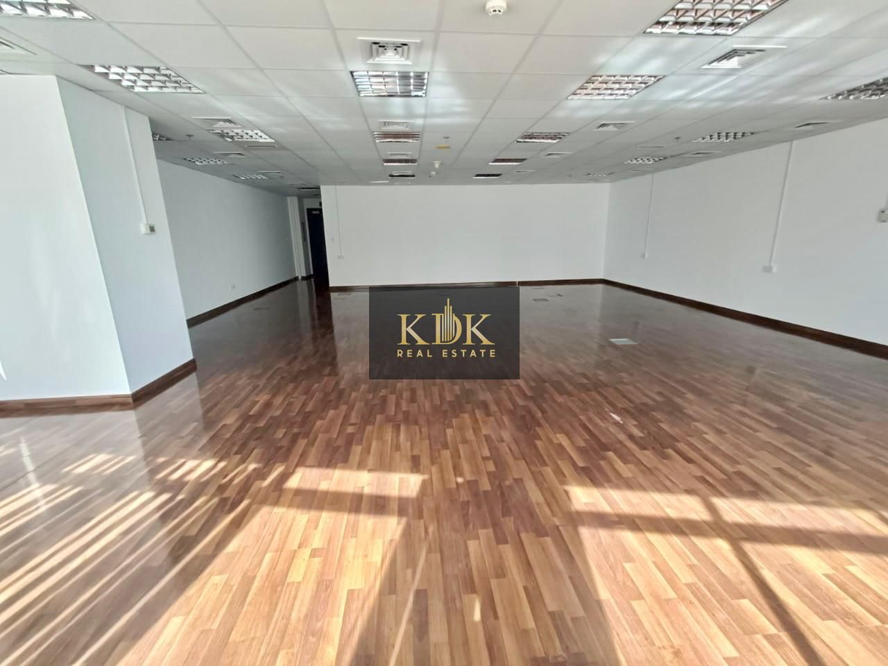 Fitted | Close to Metro | DMCC License