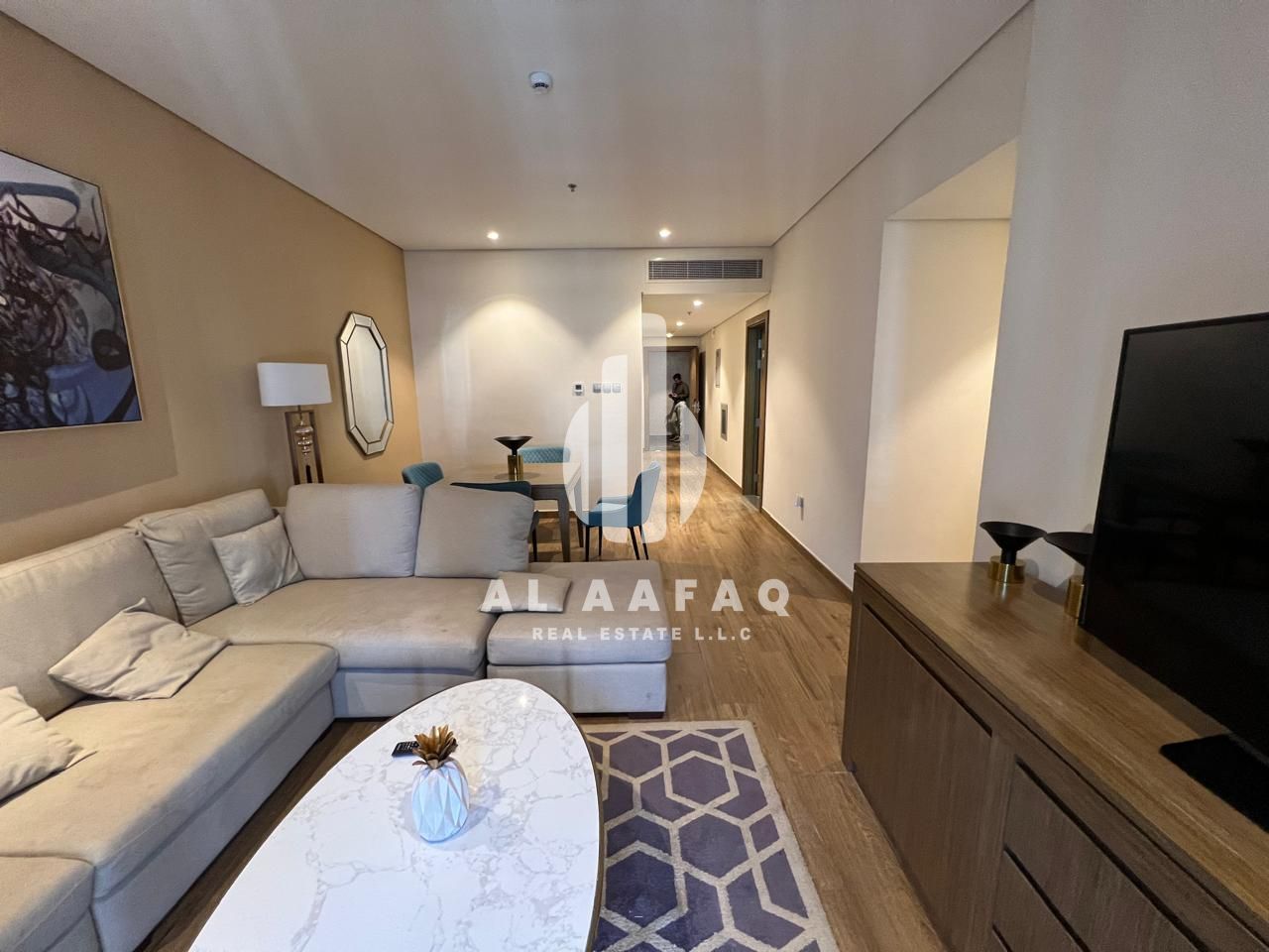 Most luxurious 2BHK| Master Bedroom | Free Parking | Free AC