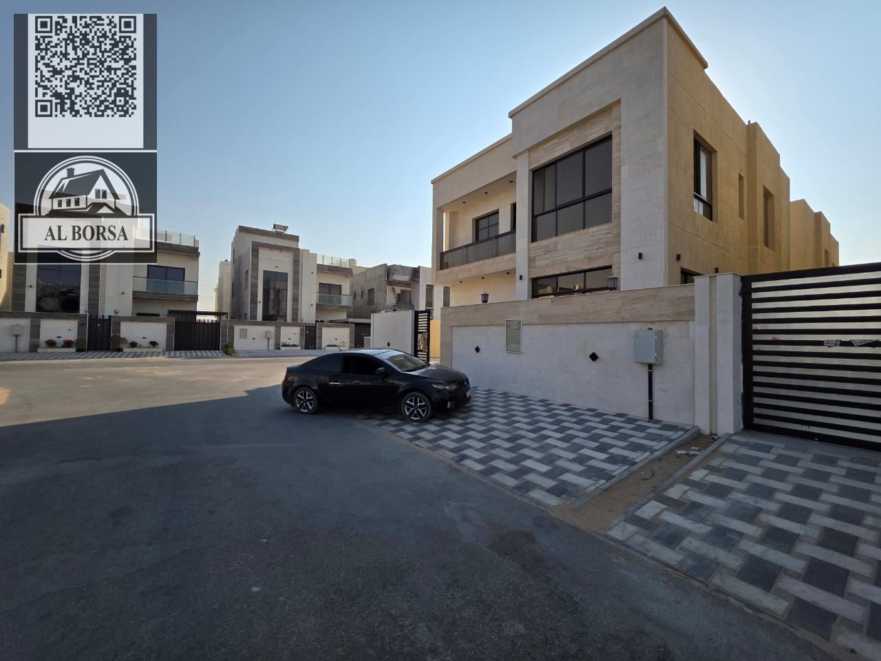 Luxury Villa for Sale in Al Yasmeen Area – Ajman Corner villa on a main street in a prime location Features: 5 spacious master bedrooms