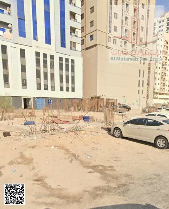 Land for sale in Ajman, Al Nuaimiya area, residential/commercial, ground floor + 15,9300 sq ft, excellent location. Asking price: AED 3,300,000