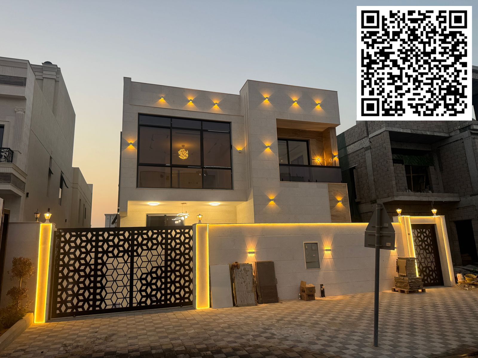 Luxury villa for sale in Al Amrah area – Ajman. 5 master bedrooms with elegant design and high-end finishes. Spacious living room for family relaxatio