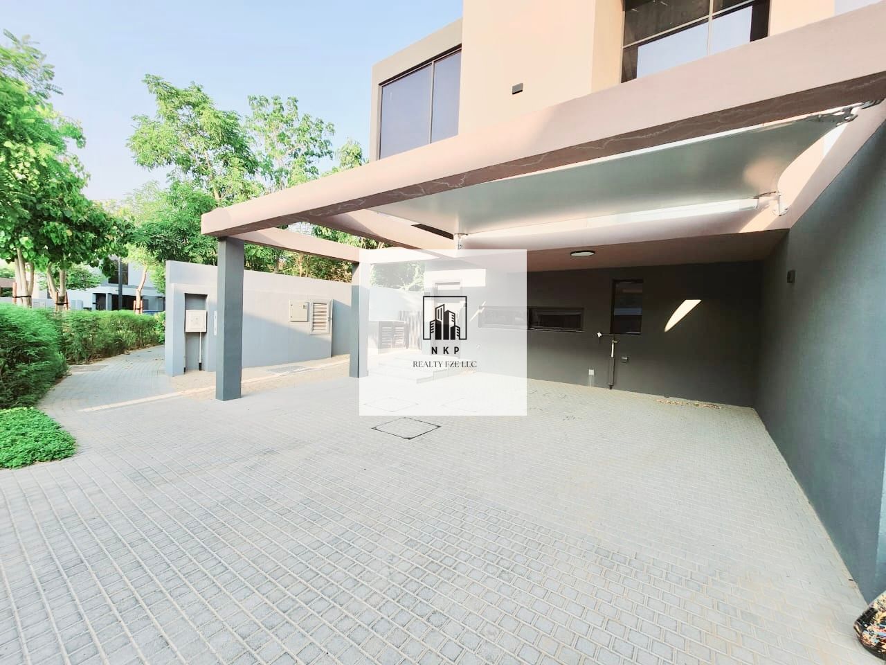 Spacious, luxurious brand-new all master three bedroom townhouse
