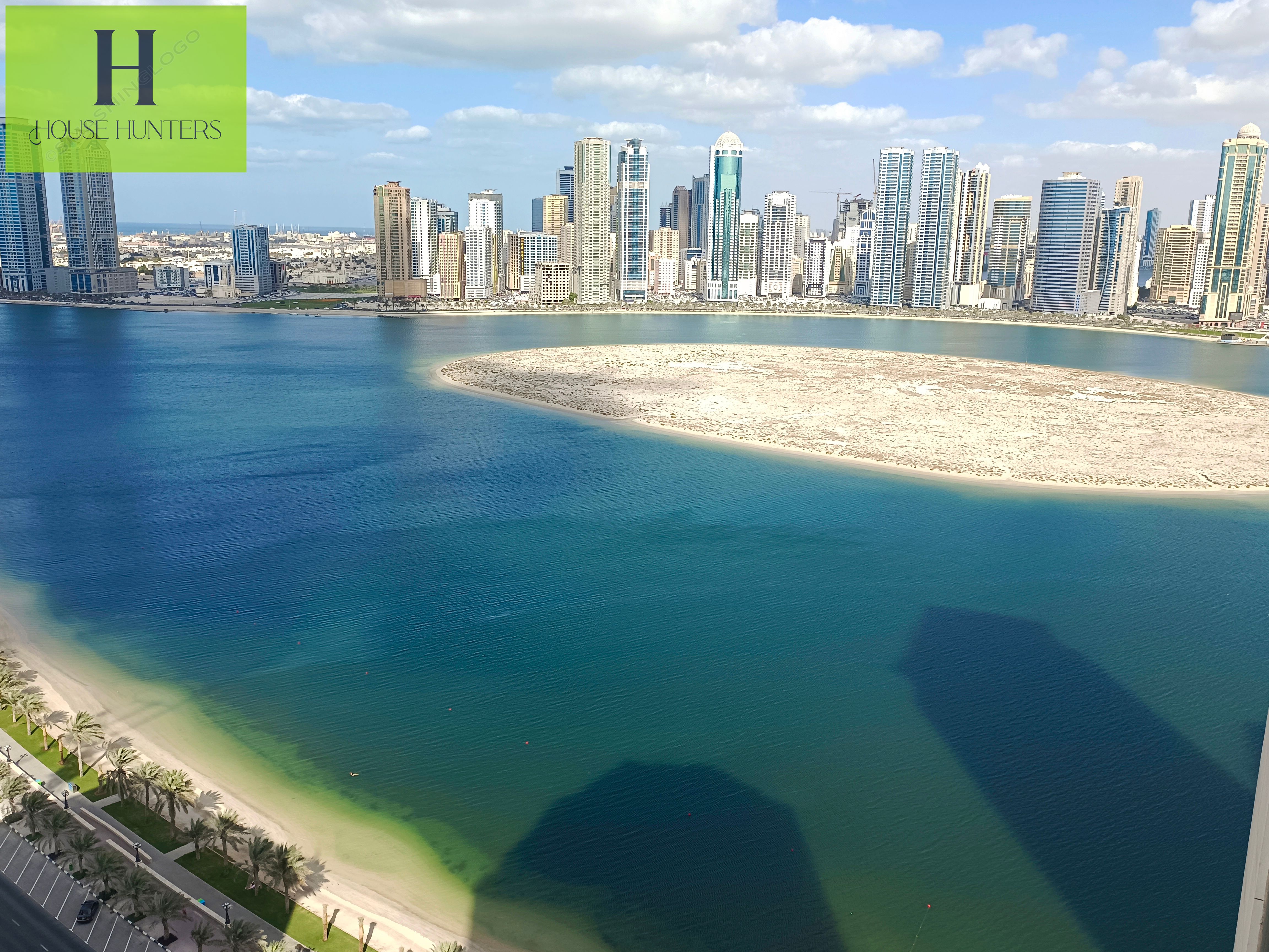 Huge 2bhk with sea view, maidroom on prime location