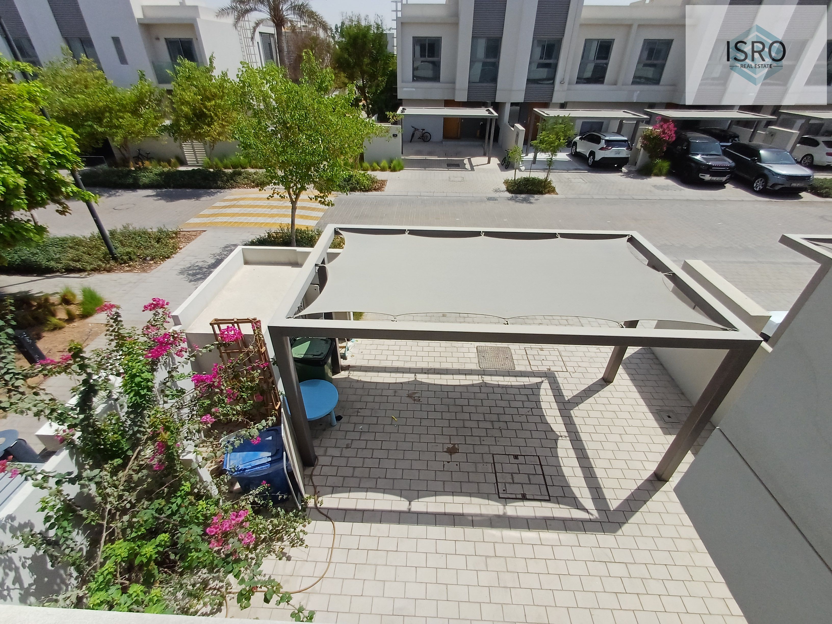 3BEDROOM villa Corner unit available in zahia