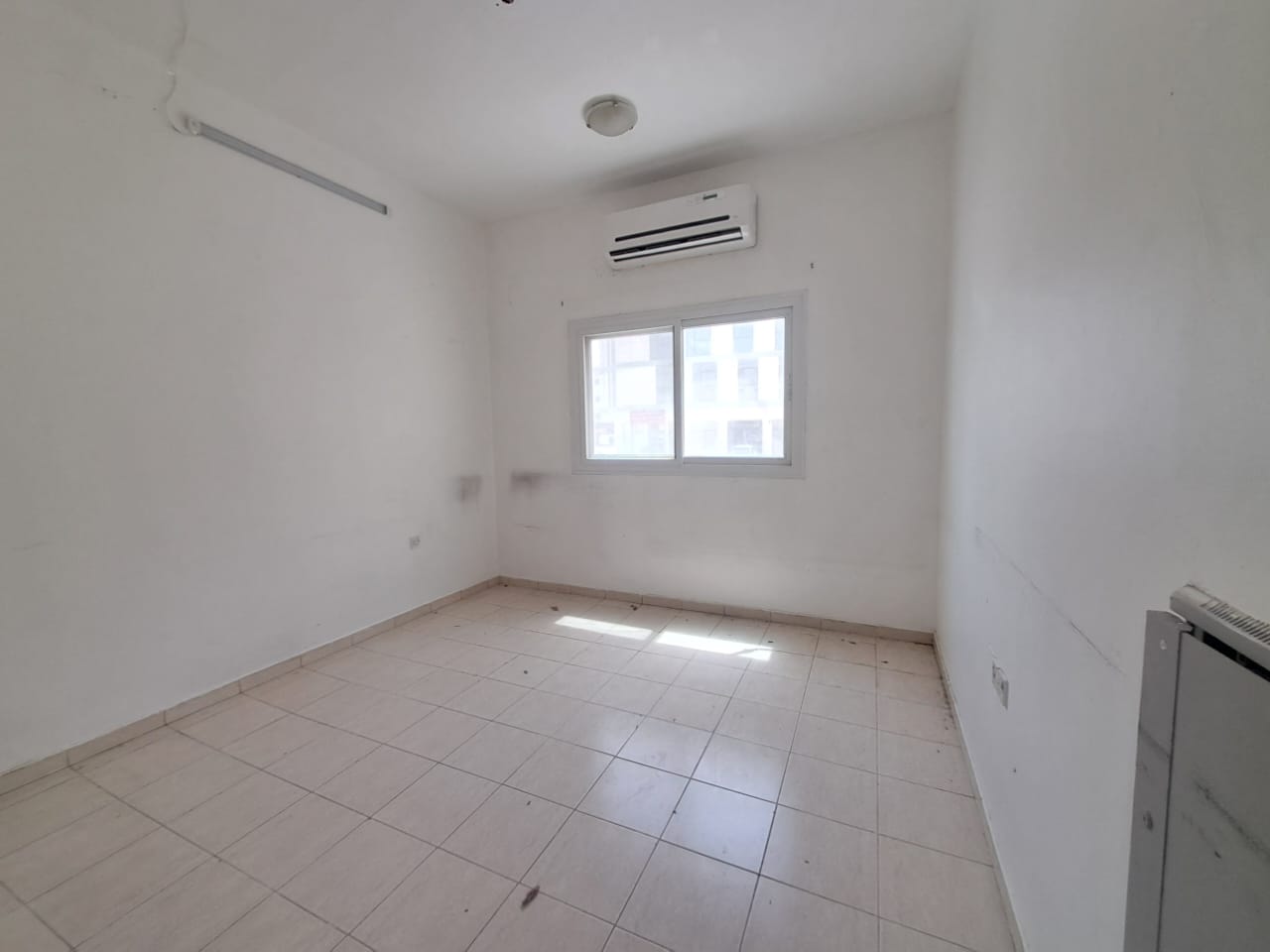 Close Kitchen || Spacious Studio for Family Available in just 18k
