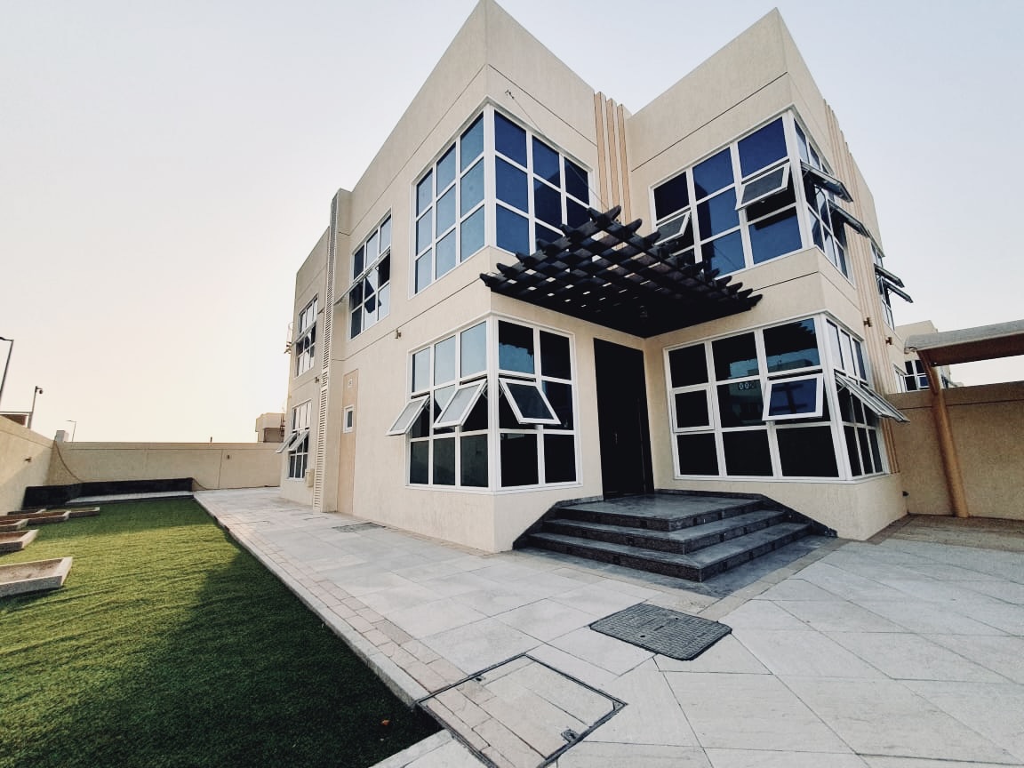 Luxury 4bhk villa with pool maid room big parking space