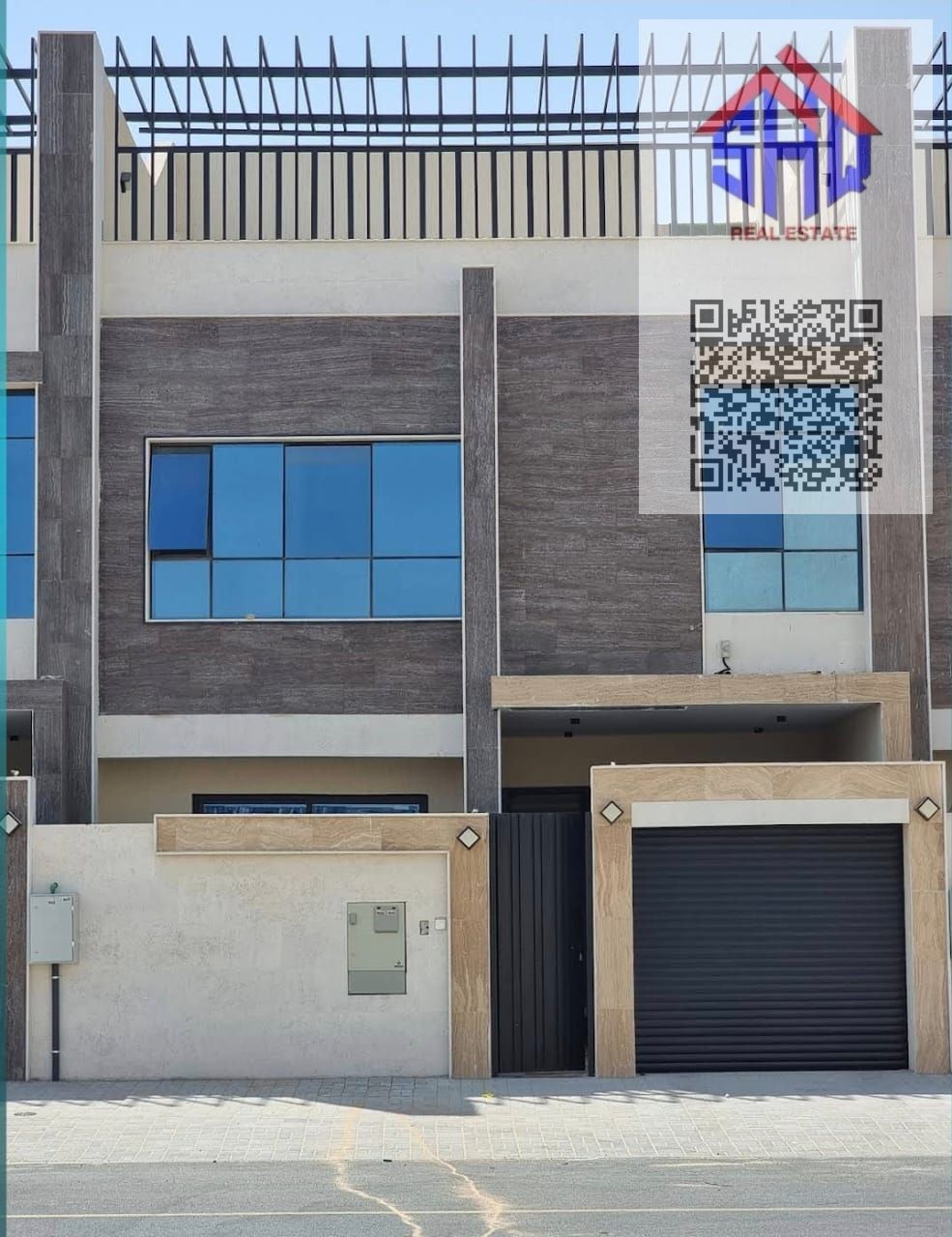 Townhouse for rent with pool, furnished, five bedrooms, living room and dressing room with majlis