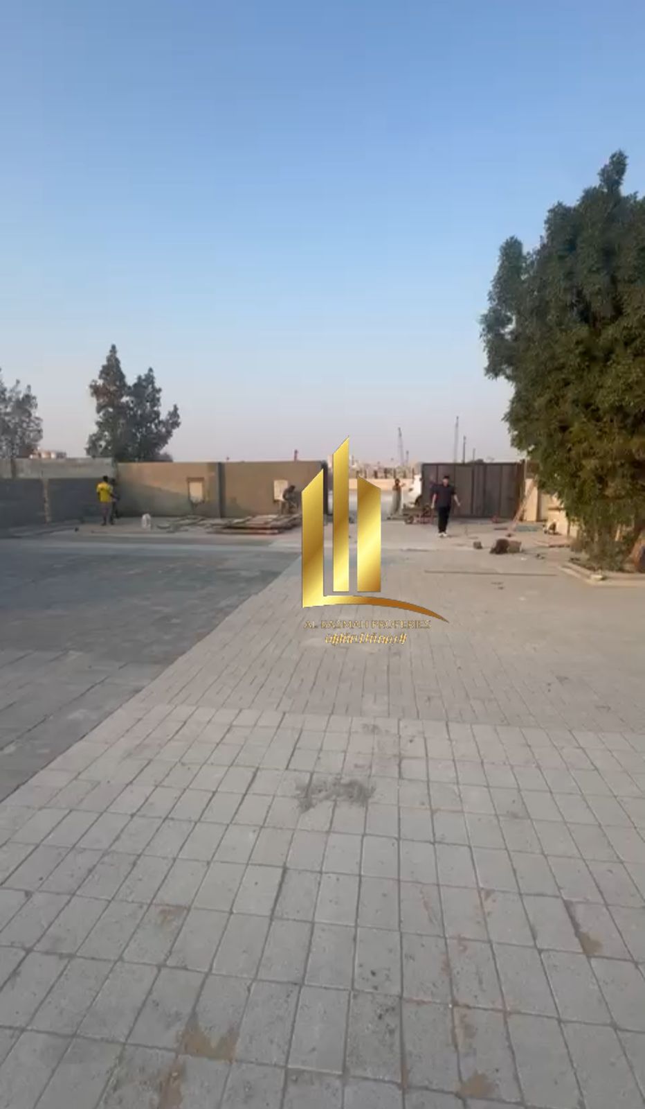 For Sale in Sharjah Al-Hawta, Old Sajaa area Area: 20,000 sq ft 54-meter street Close to the main road, good location Consists of an office, room,