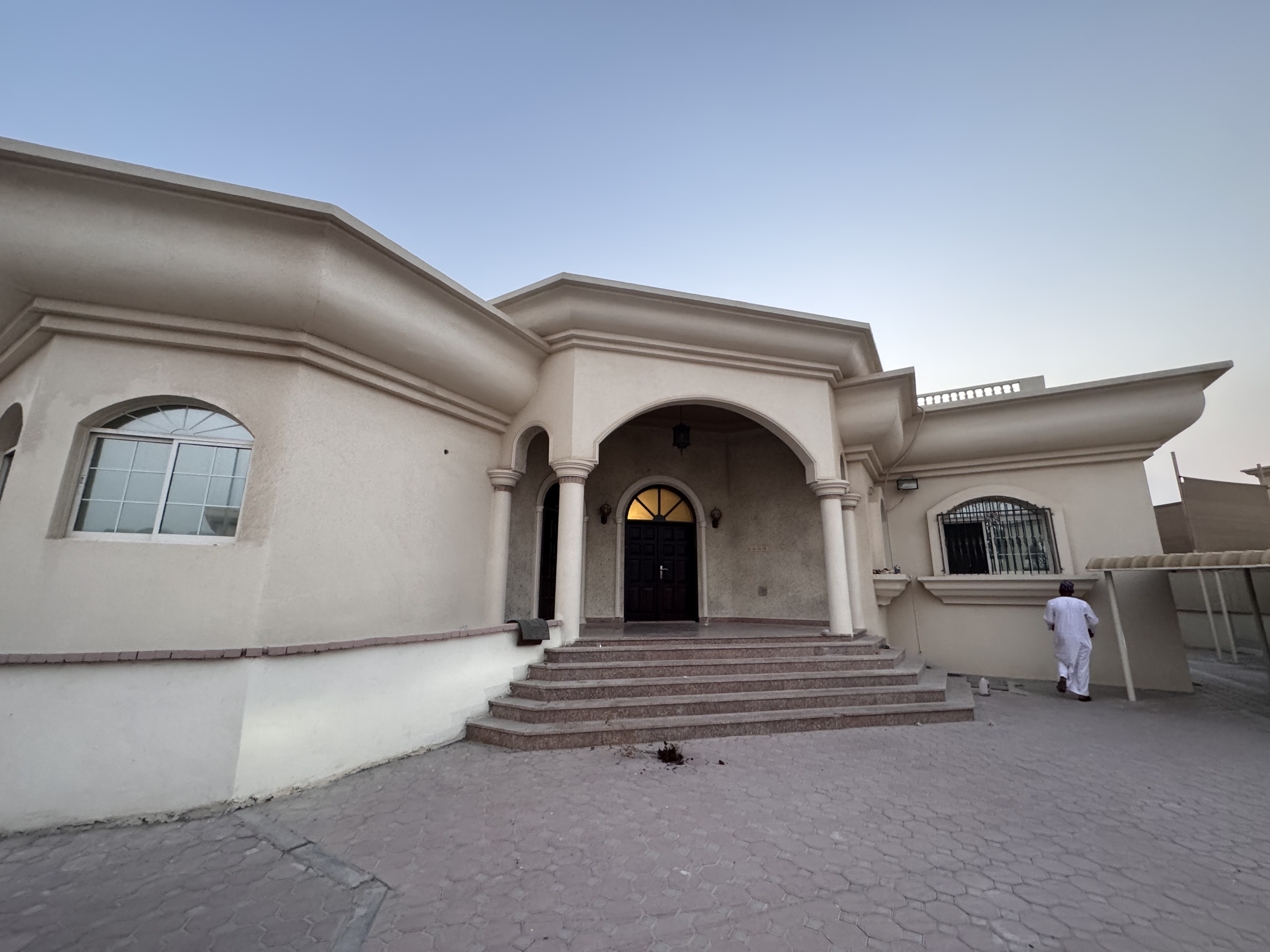 For Sale: Luxury Villa in Sharjah – Al Mowafjah Area