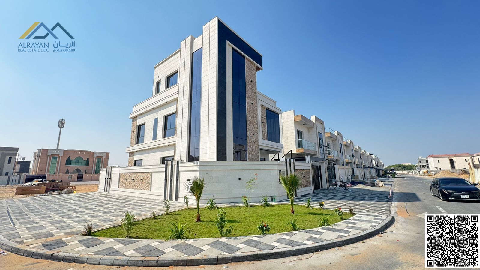 Corner villa in a prime location and with luxurious finishes