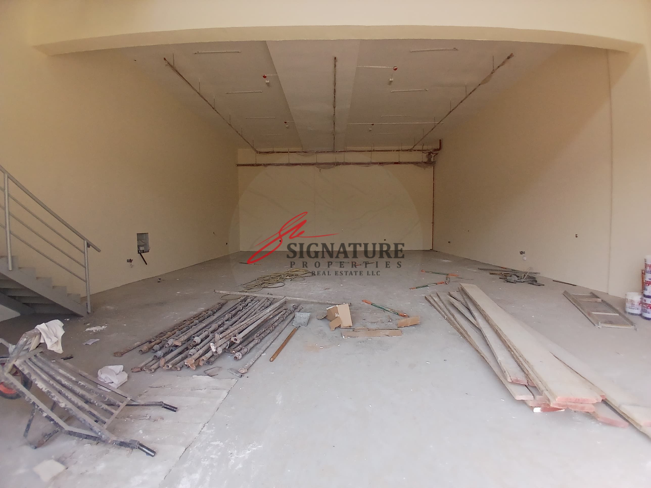4000 SQRFT WAREHOUSE AVAILABLE FOR RENT IN JURF INDUSTRAIL AREA 3