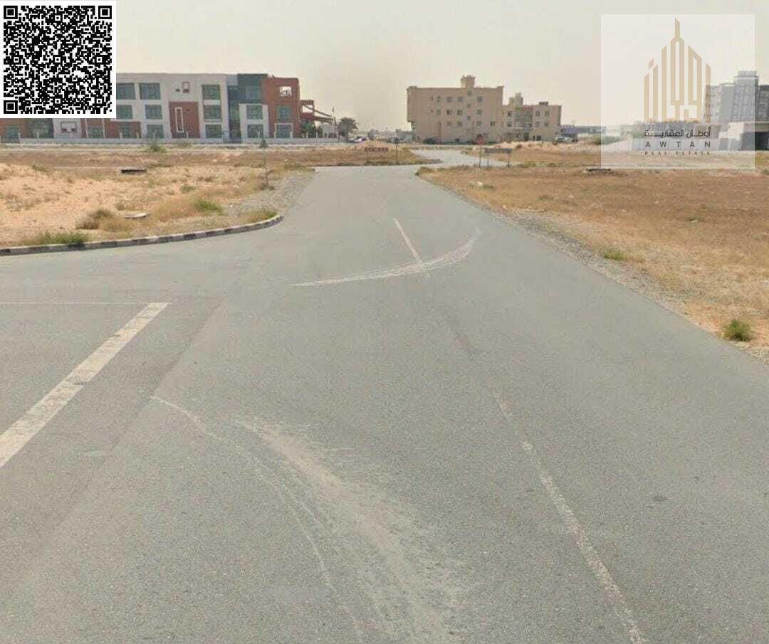 Commercial land in an excellent location for investment, freehold ownership