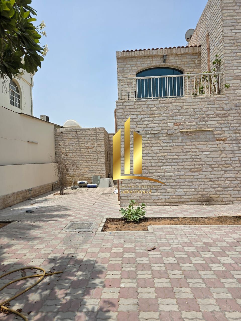 For Sale – Villa in Al Jazzat (Al Riqqa Suburb), Sharjah_ Annual Income: AED 100,00_Plot Size: 10,000 sq. ft0_