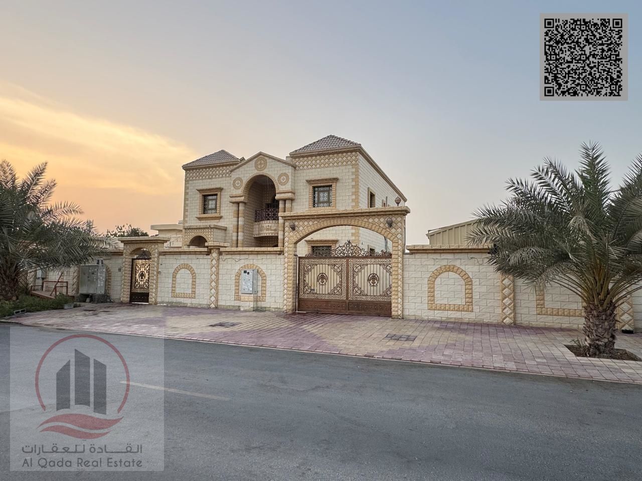 Villa for sale in Ajman, Al Rawda area. 7 master bedrooms, majlis, 2 living rooms, and a maid's room. Freehold ownership for all nationalities. Bank f