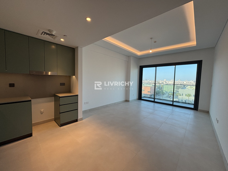 City View | Ready to Move | Bright