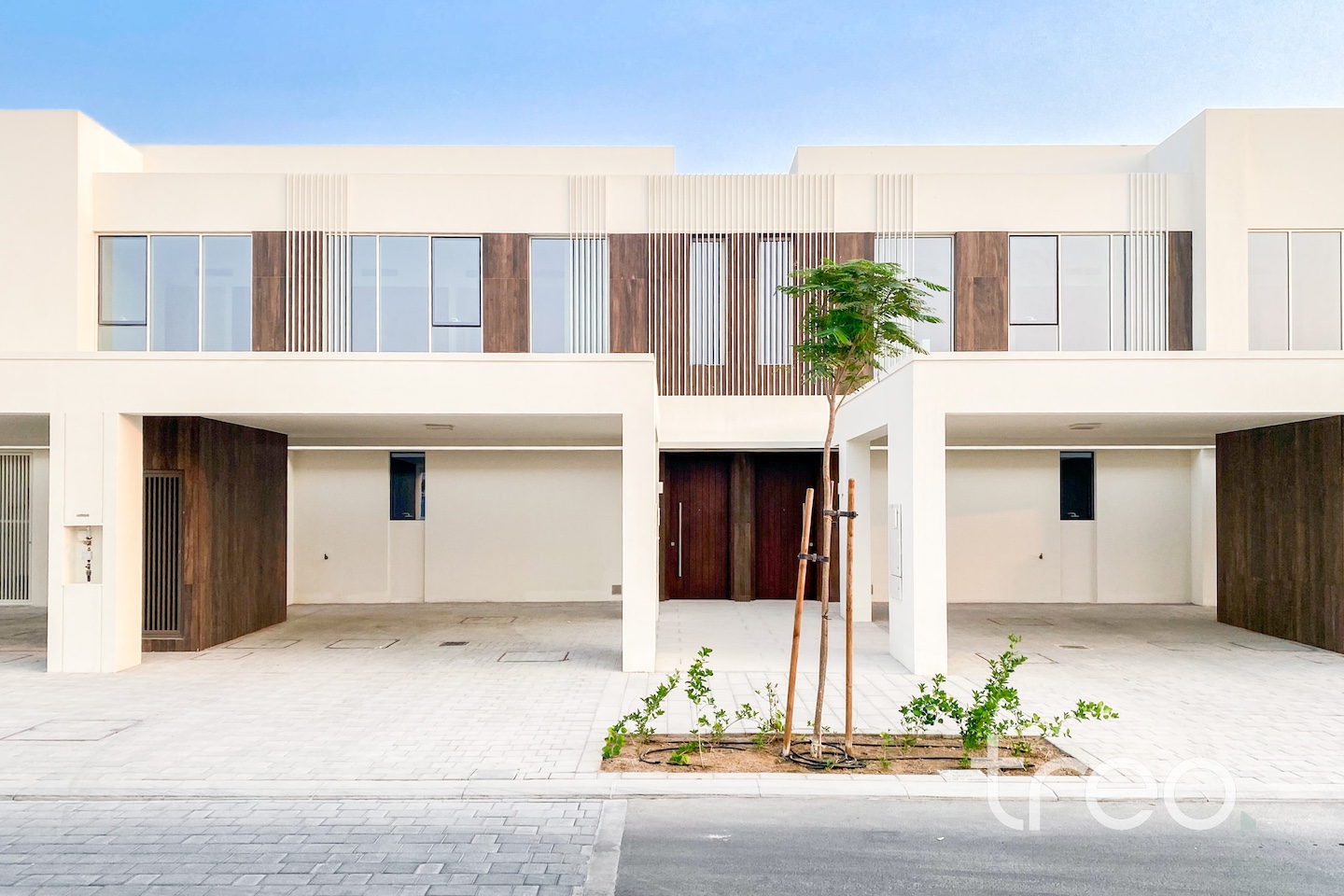 Single Row | Brand new | Near Pool