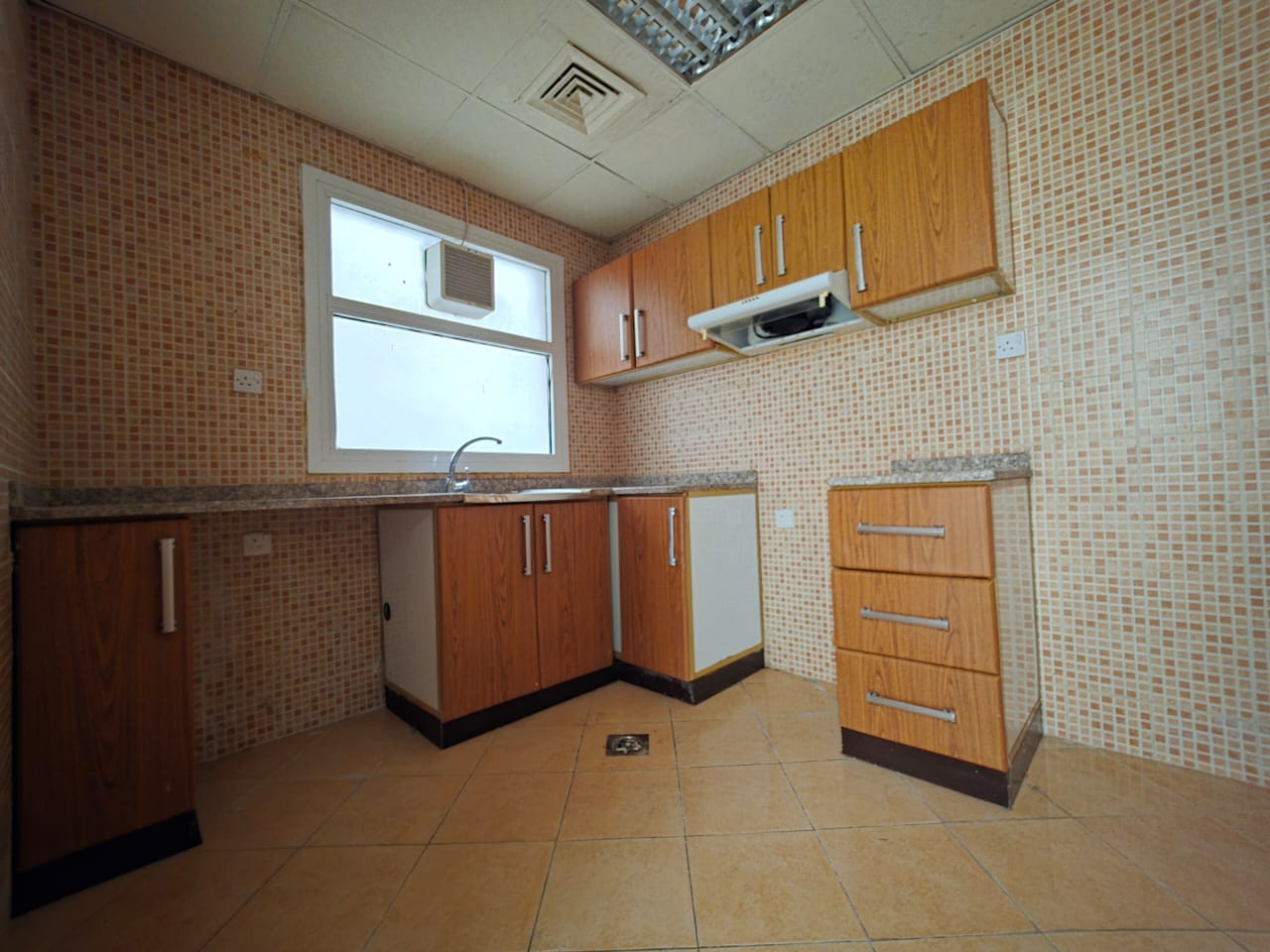 Easy Dubai access-1 Month free-35K FULL CASH OFFER AND 37K BY 6 CHQ