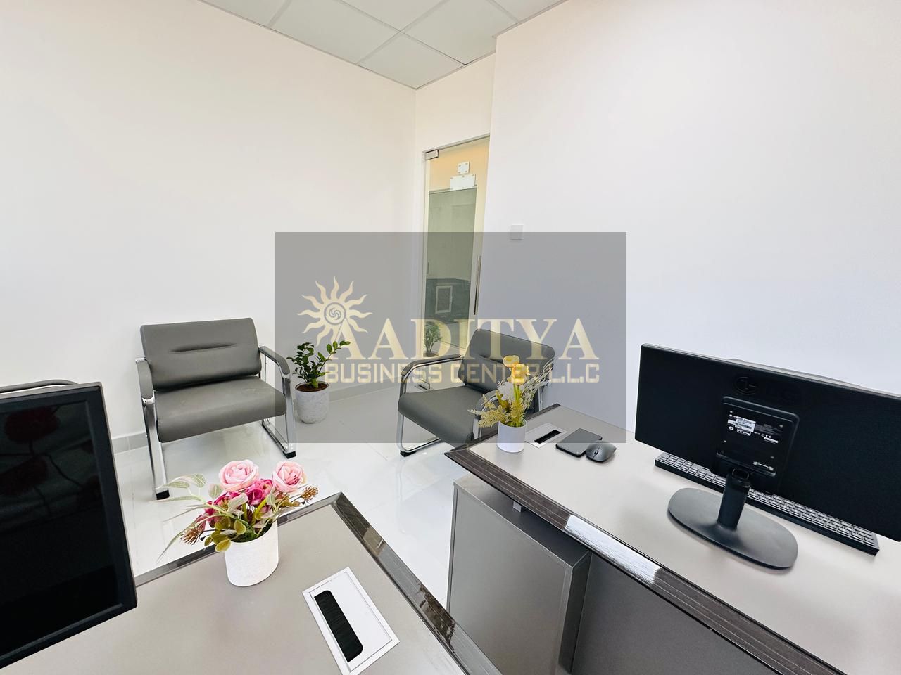 Spacious office | Bank account assistance |Free Amenities
